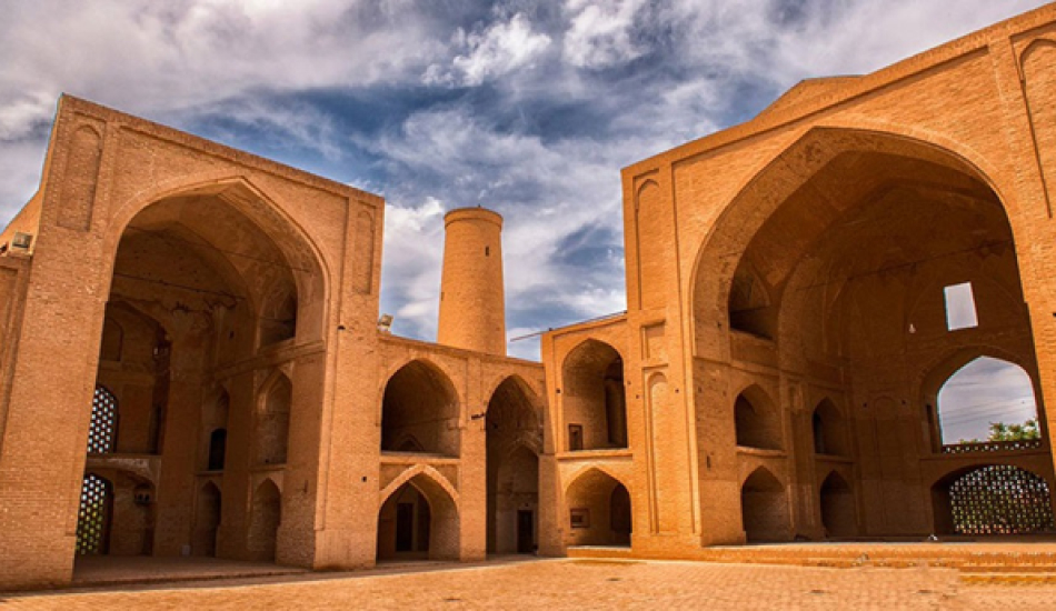 مبارزه با موریانه در مسجد جامع اردستان